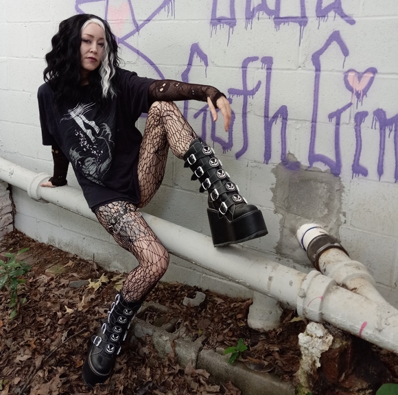 Skeleton buckle platform stompy Boots! Gothic staple! Like new! Yru! Sold - Picture 10 of 10